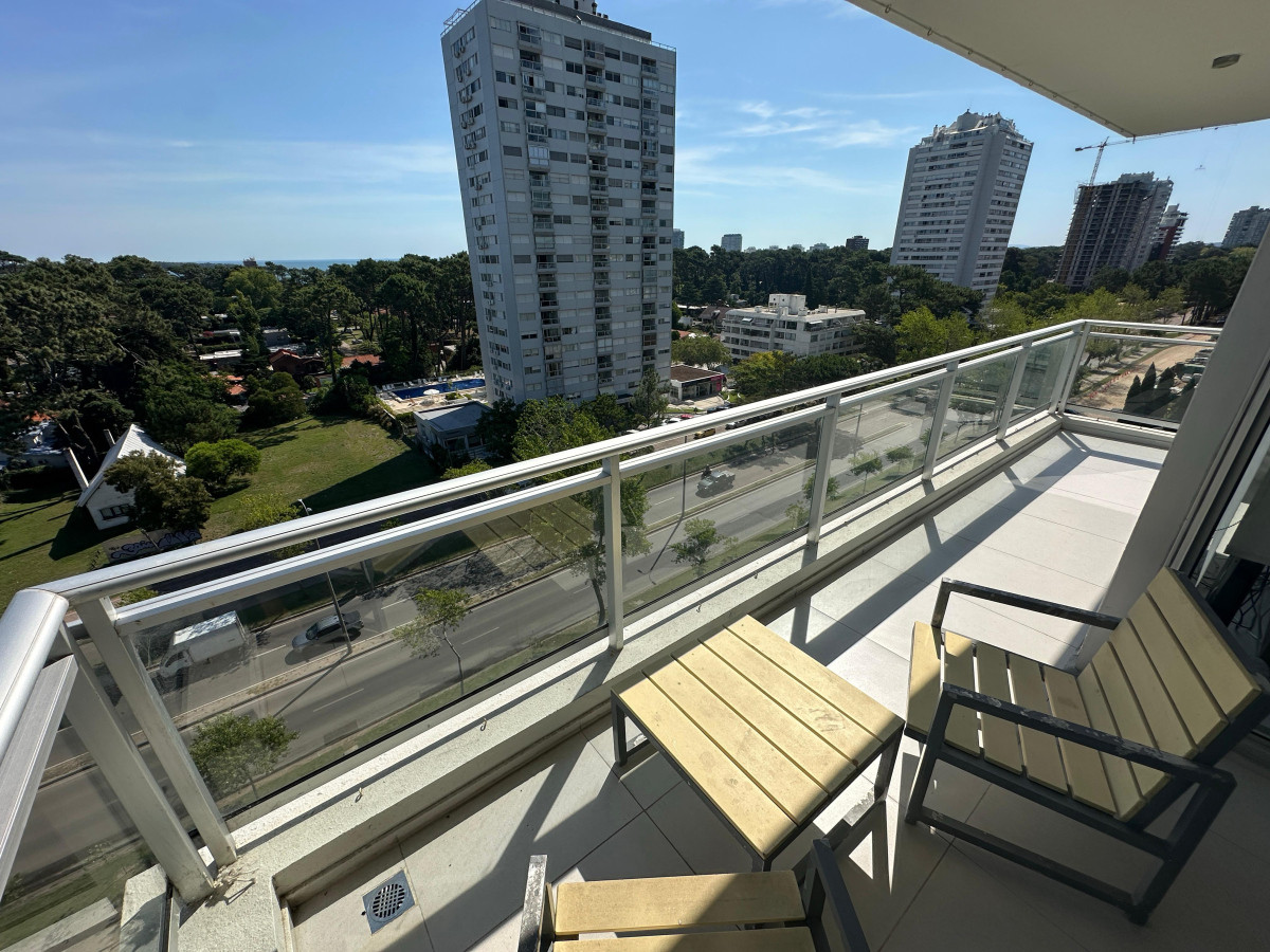 Apartamento ID.515 - Alquiler temporal y alquiler anual departamento de 2 dormitorios en Av. Roosevelt.