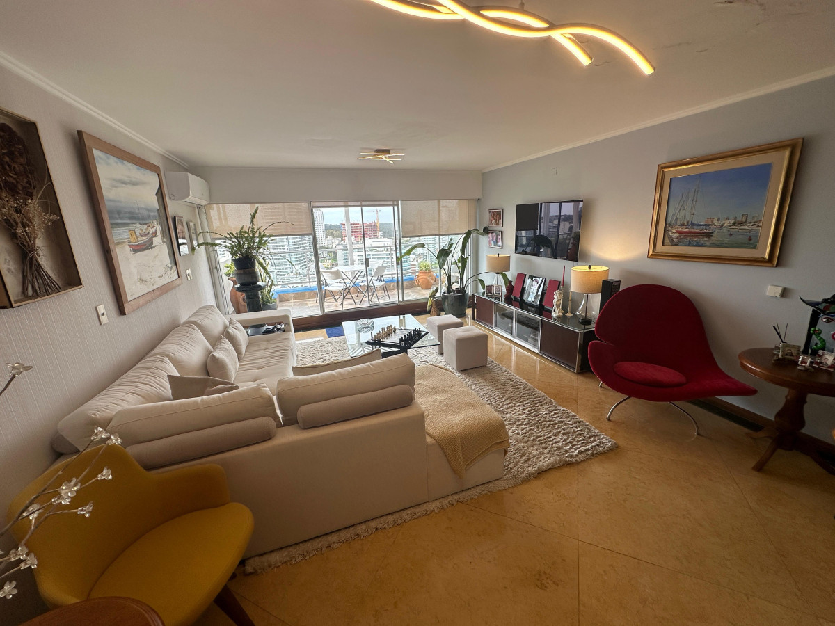 Apartamento ID.711 - Apartamento en Alquiler, vista panoramica, playa brava.