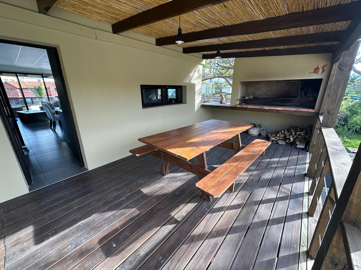 Casa ID.694 - Hermosa casa en alquiler temporal, Pinares, punta del este.