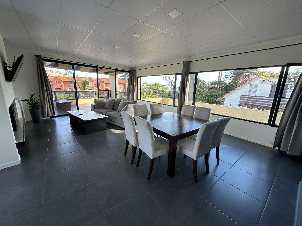 Casa ID.694 - Hermosa casa en alquiler temporal, Pinares, punta del este.