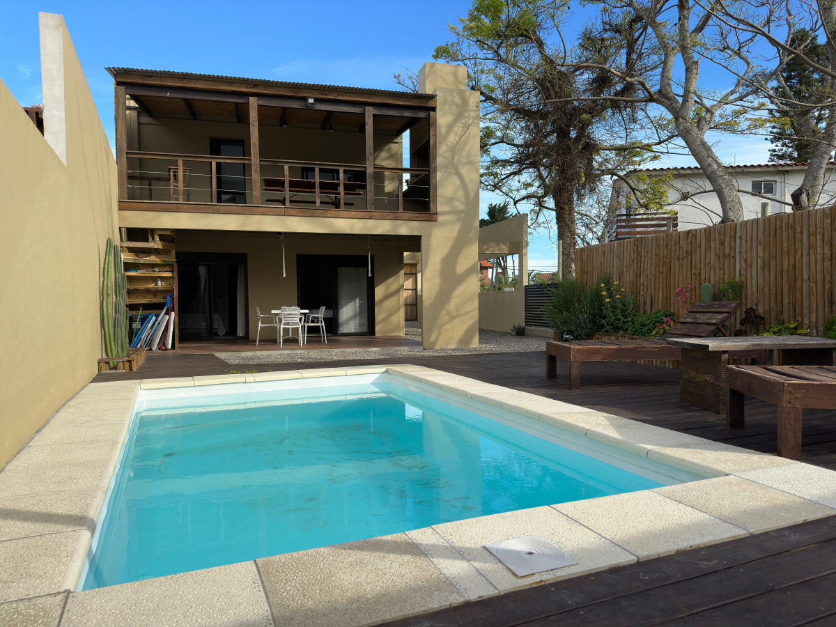 Casa ID.694 - Hermosa casa en alquiler temporal, Pinares, punta del este.