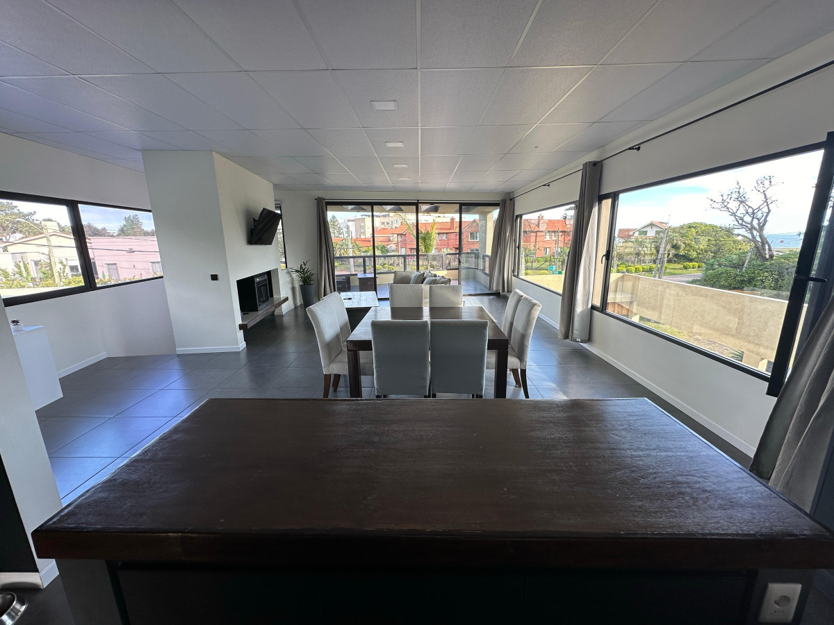 Casa ID.694 - Hermosa casa en alquiler temporal, Pinares, punta del este.