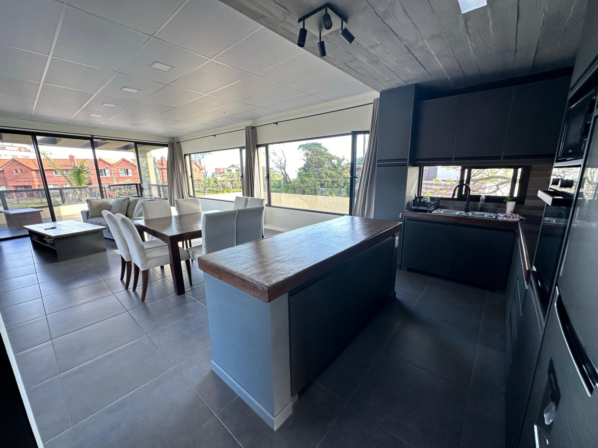 Casa ID.694 - Hermosa casa en alquiler temporal, Pinares, punta del este.