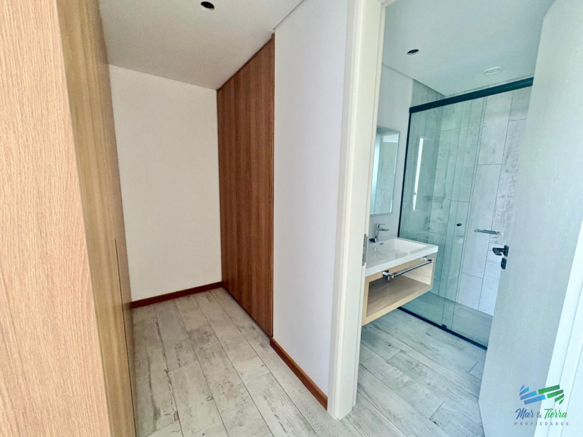 Apartamento ID.5731 - Oportunidad en Surfside - Piso alto | 1 Dormitorio + Toilette