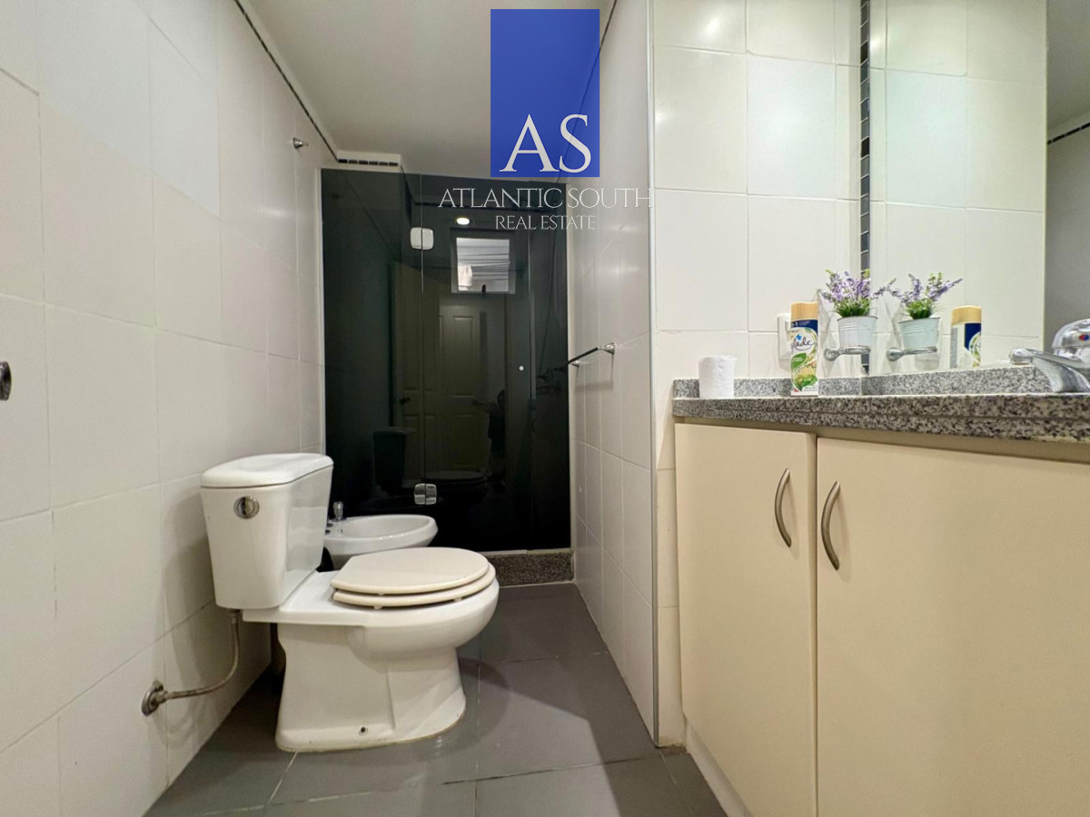 Apartamento ID.4742 - Apartamento moderno 2 dormitorios con parrillero propio Plaza México Punta del Este