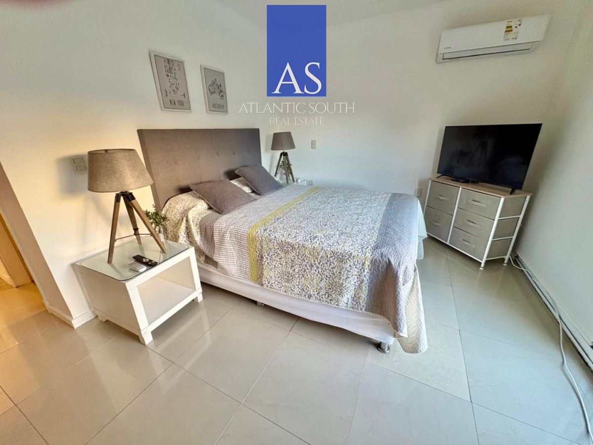 Apartamento ID.4742 - Apartamento moderno 2 dormitorios con parrillero propio Plaza México Punta del Este