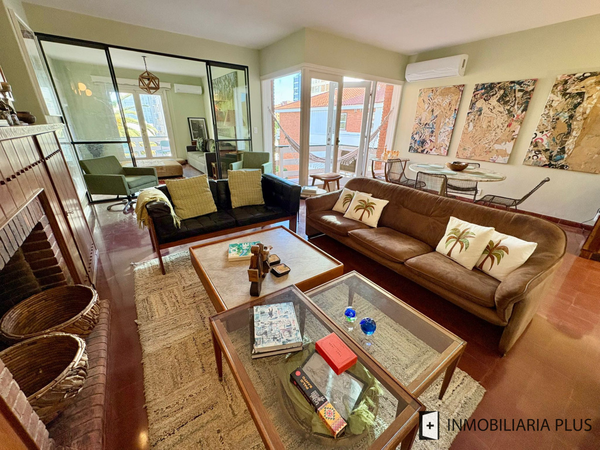 Apartamento ID.1582 - Alquiler anual de Apartamento de  3 dormitorios, 2 baños en la Península de Punta del Este