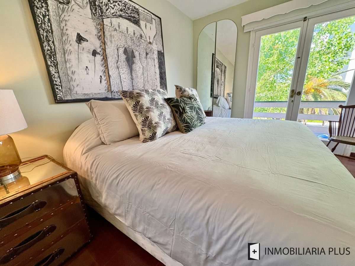 Apartamento ID.1582 - Alquiler anual de Apartamento de  3 dormitorios, 2 baños en la Península de Punta del Este