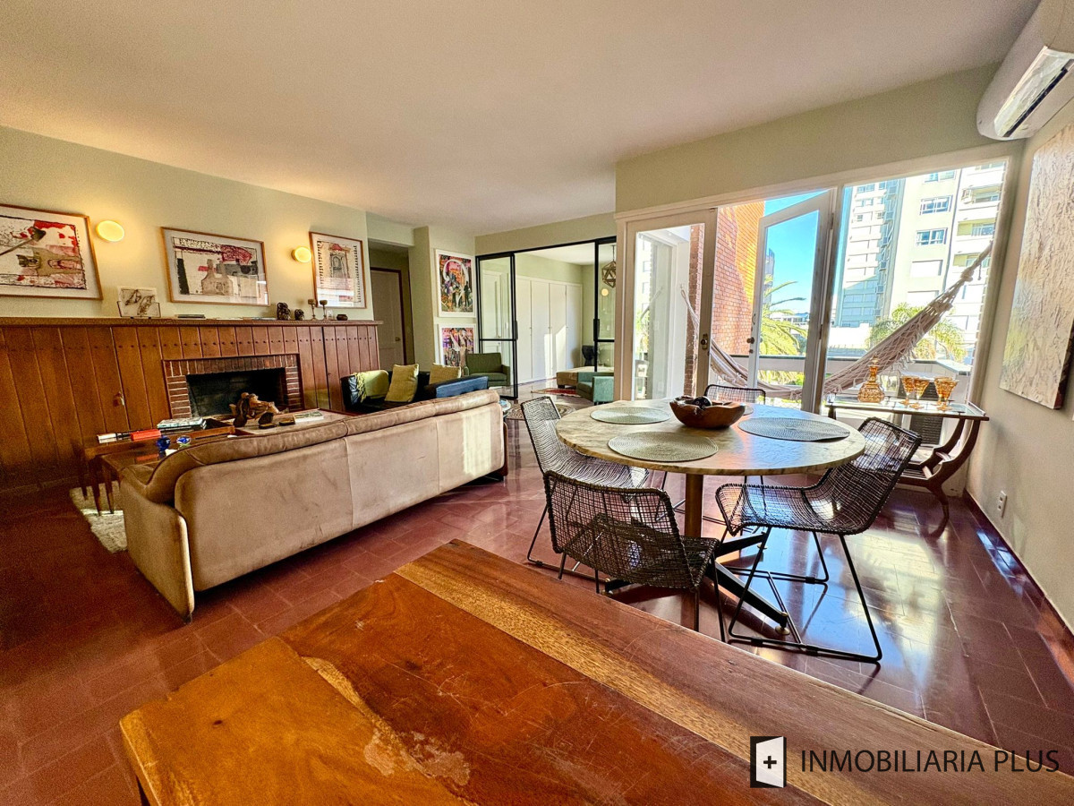Apartamento ID.1582 - Alquiler anual de Apartamento de  3 dormitorios, 2 baños en la Península de Punta del Este