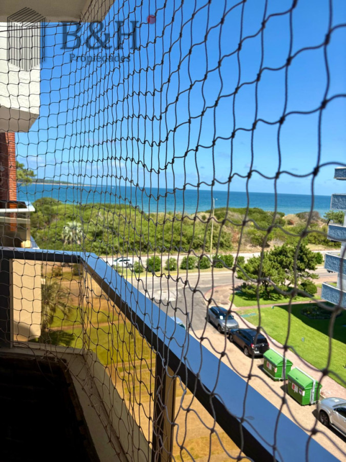 Apartamento ID.6738 - Apartamento en primera línea de Playa Mansa - Edificio Ilha Bella