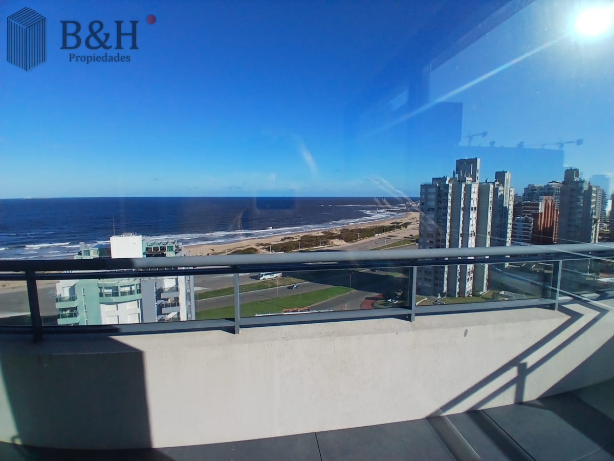 Apartamento ID.6878 - Penthouse de 2 dorm. en Torre Gauguin en Siglo Sol II