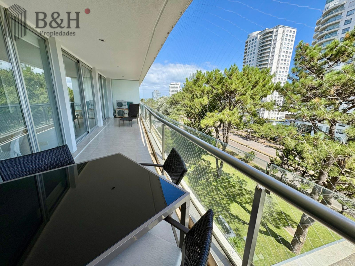 Apartamento ID.6740 - Alquiler Anual - Edificio Be Punta - 2 dorm