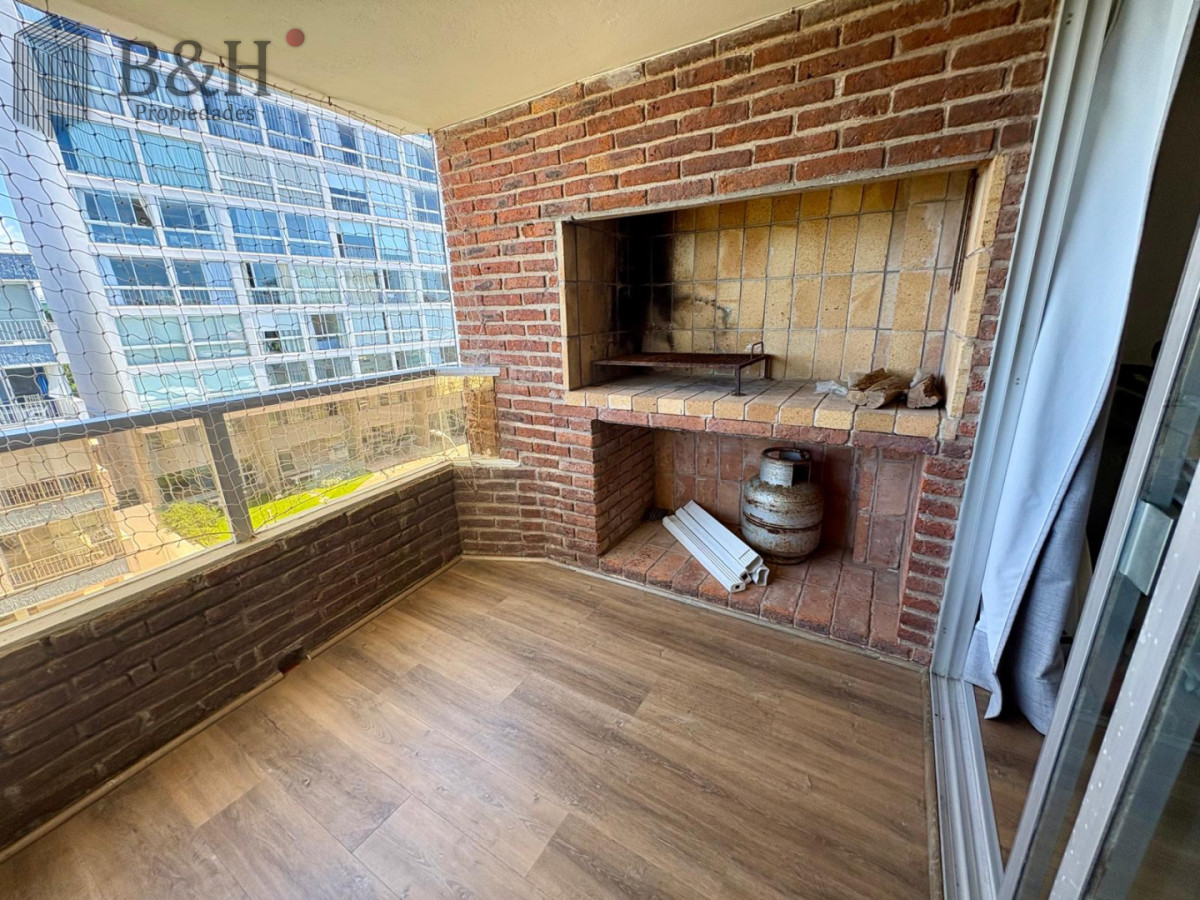 Apartamento ID.6738 - Apartamento en primera línea de Playa Mansa - Edificio Ilha Bella