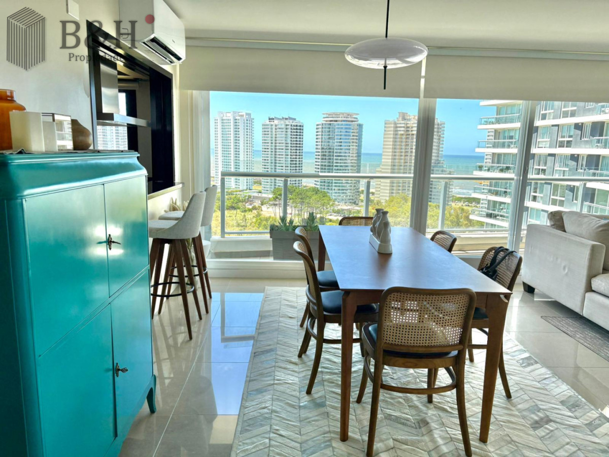 Apartamento ID.6649 - Esquinero Piso Alto a la Venta en Punta del Este