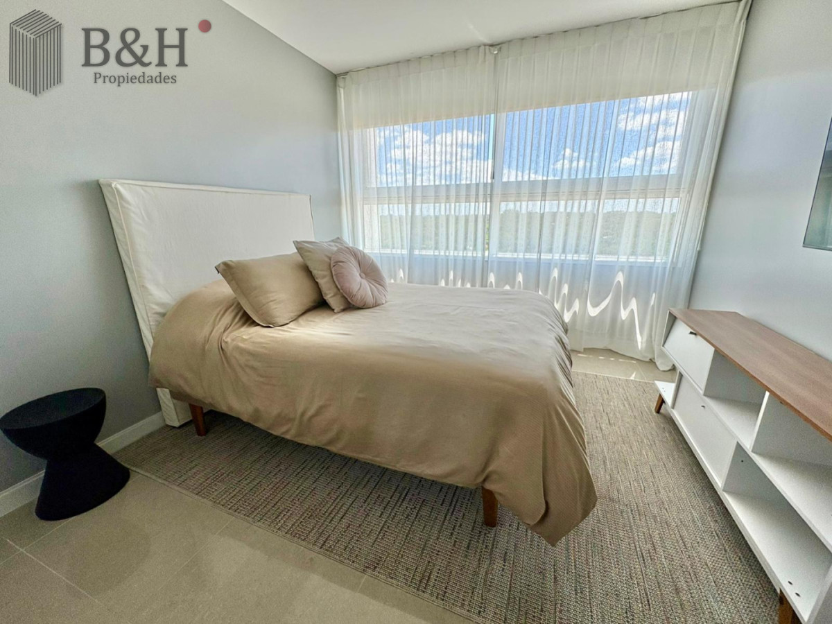 Apartamento ID.6649 - Esquinero Piso Alto a la Venta en Punta del Este