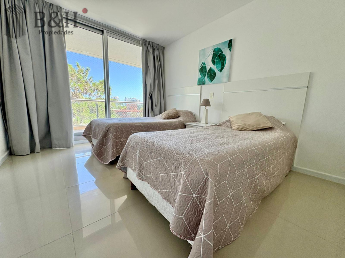 Apartamento ID.6740 - Alquiler Anual - Edificio Be Punta - 2 dorm