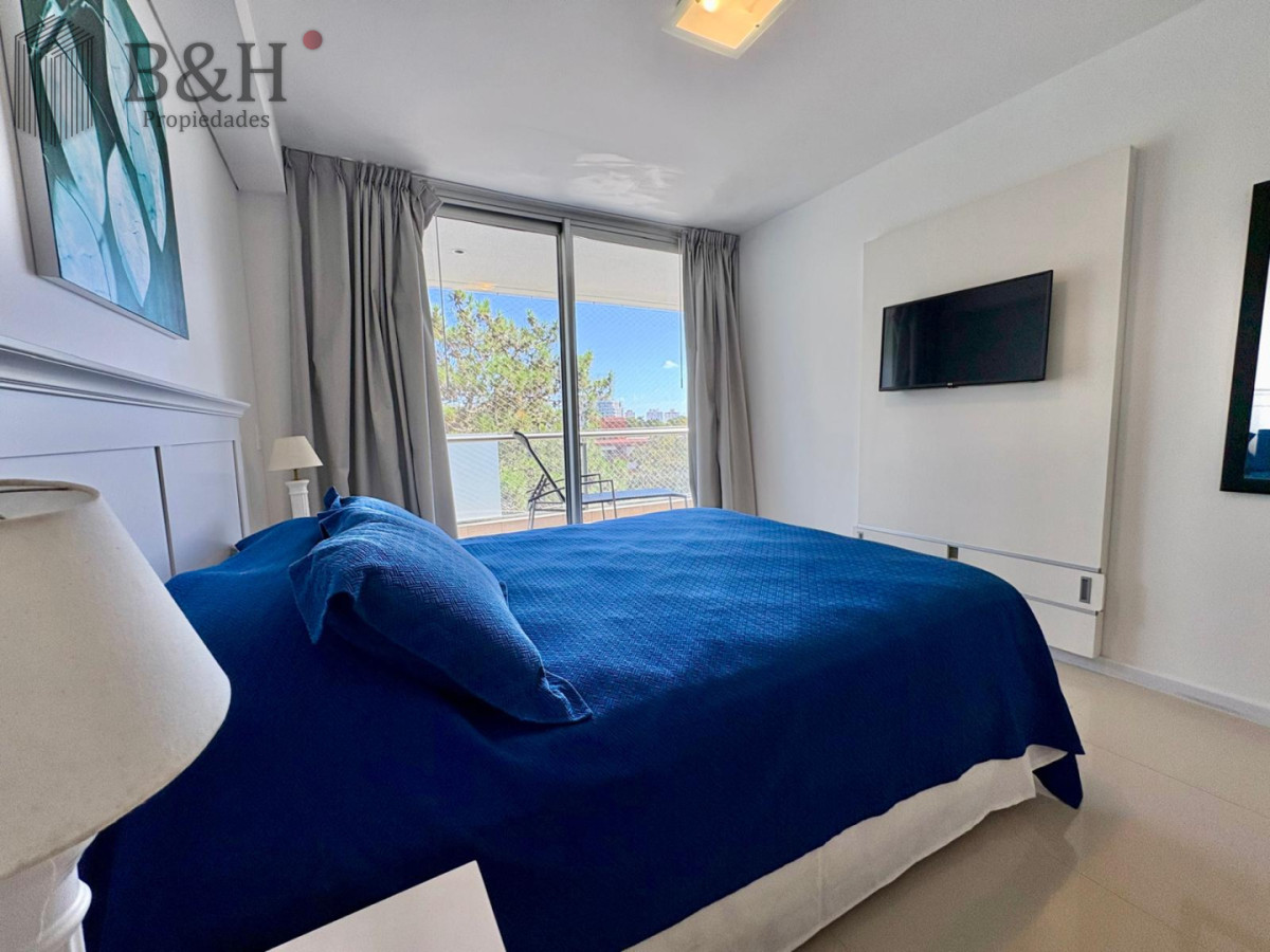 Apartamento ID.6740 - Alquiler Anual - Edificio Be Punta - 2 dorm