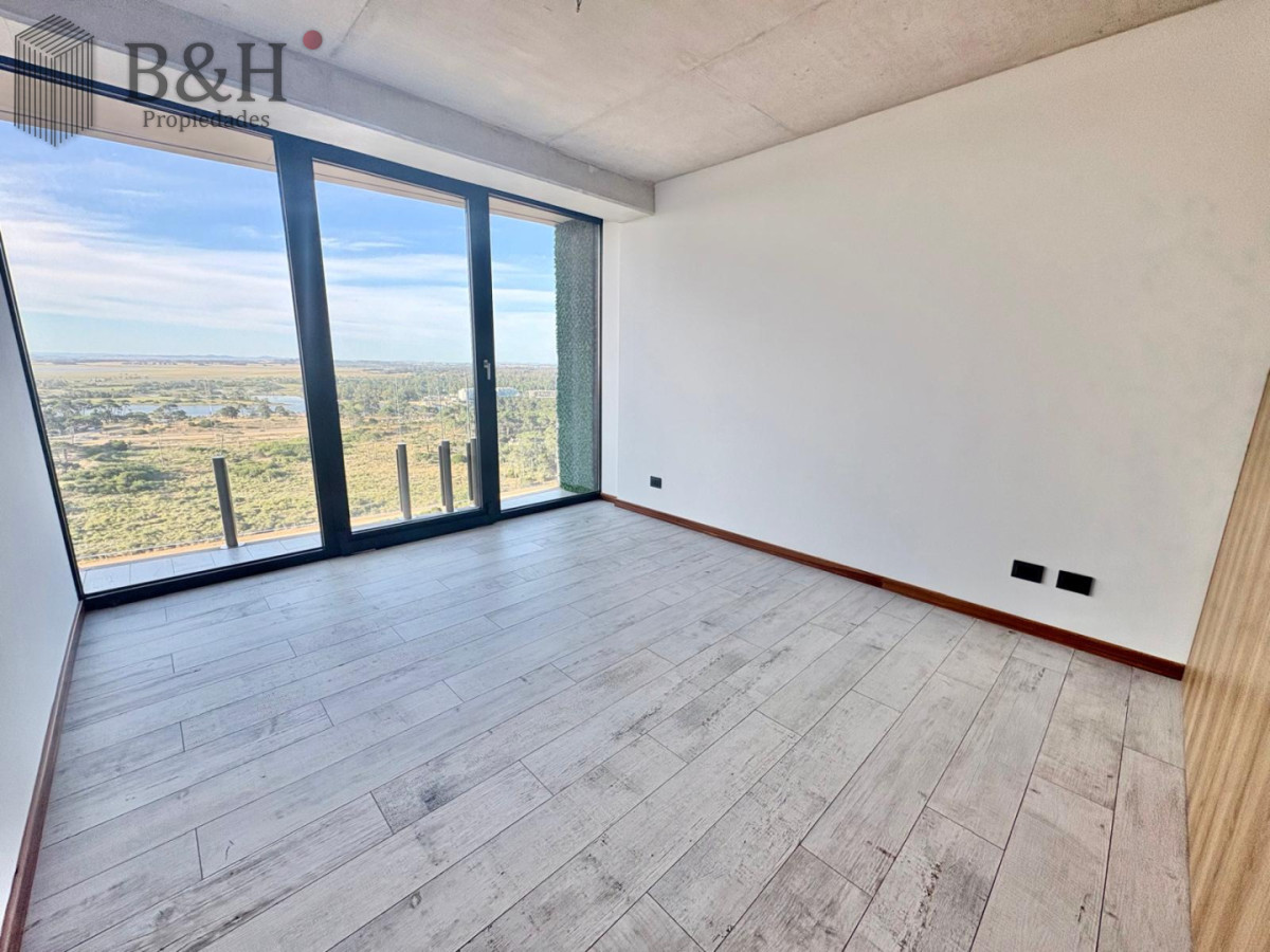 Apartamento ID.6648 - Oportunidad en Surfside - Piso alto | 1 Dormitorio + Toilette