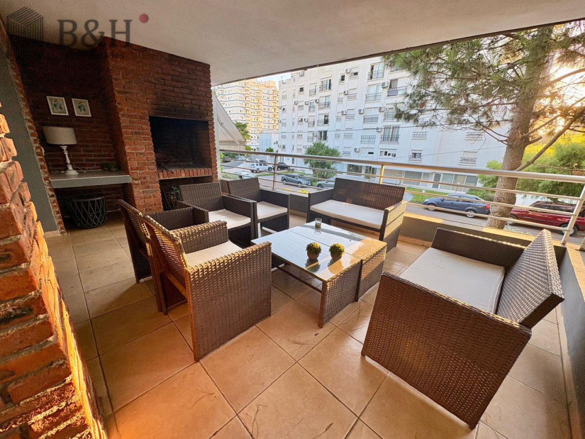Apartamento ID.6883 - Apartamento de 2 dormitorios en Edificio Fairmont - Punta del Este
