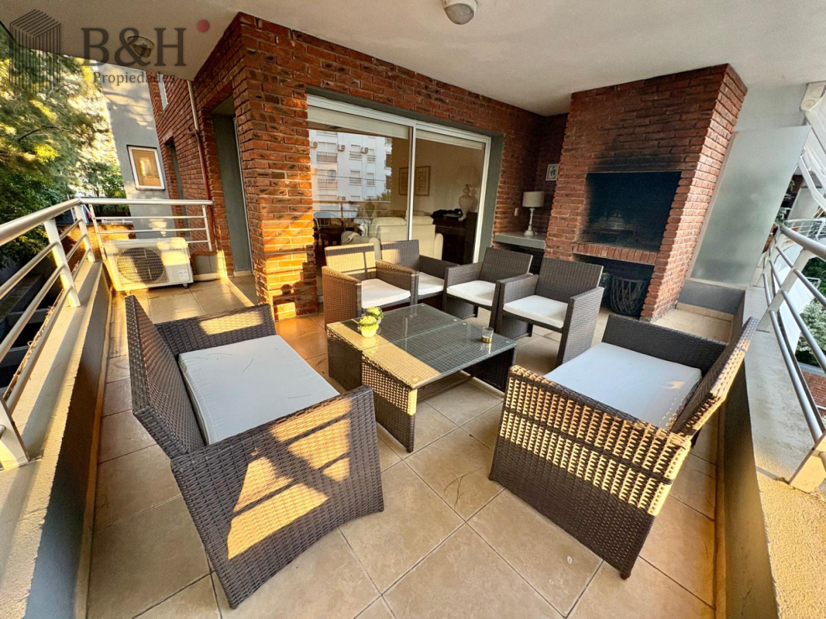 Apartamento ID.6883 - Apartamento de 2 dormitorios en Edificio Fairmont - Punta del Este