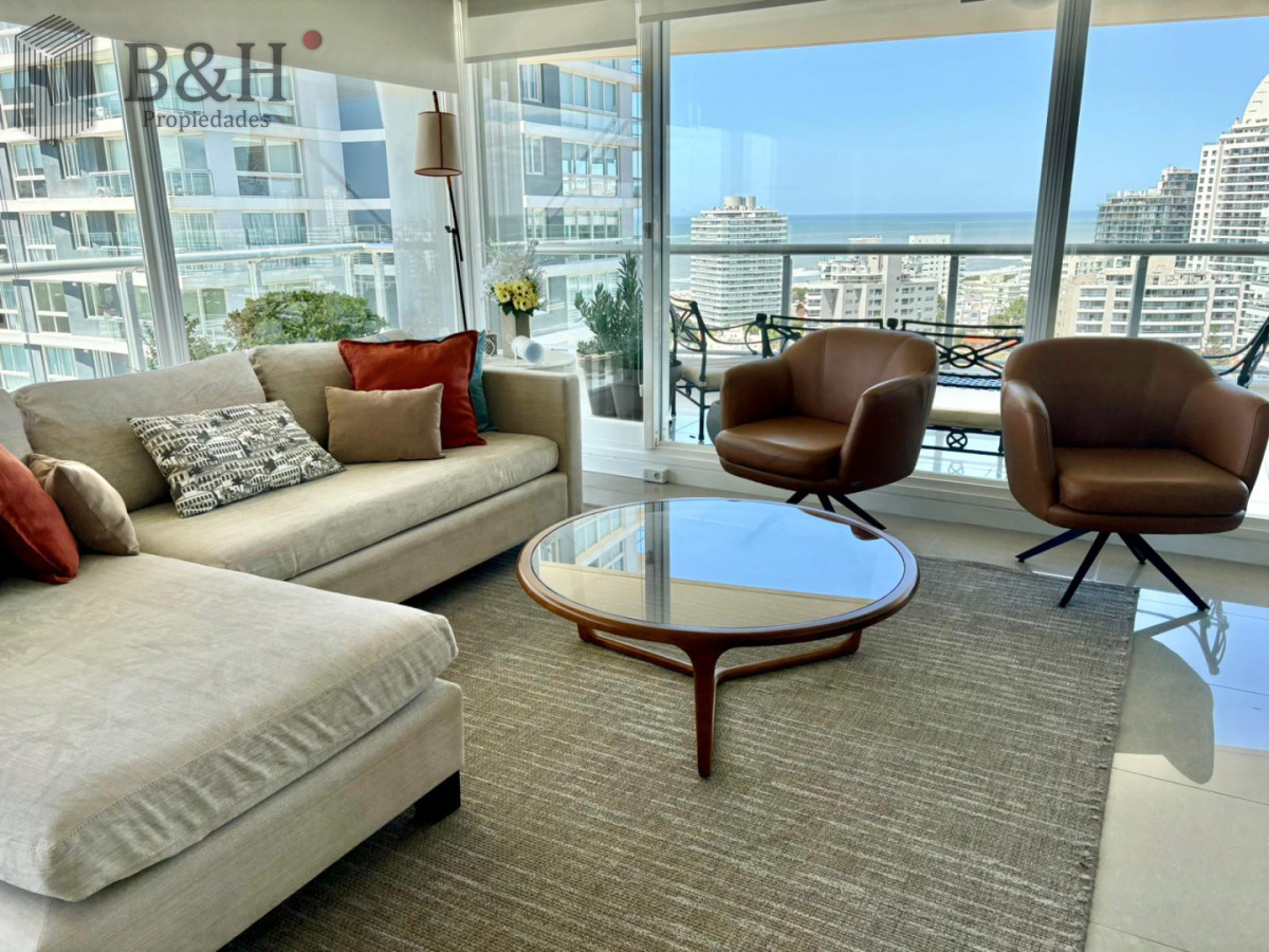 Apartamento ID.6649 - Esquinero Piso Alto a la Venta en Punta del Este