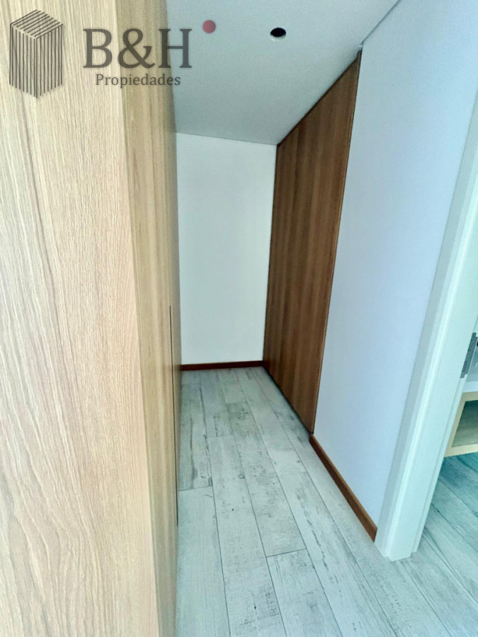 Apartamento ID.6648 - Oportunidad en Surfside - Piso alto | 1 Dormitorio + Toilette