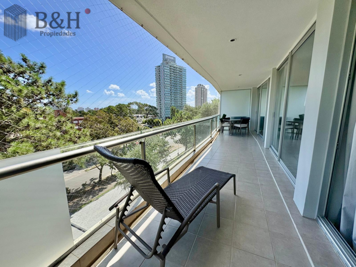 Apartamento ID.6740 - Alquiler Anual - Edificio Be Punta - 2 dorm