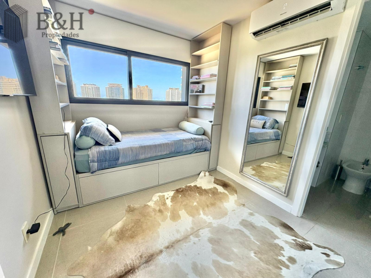 Apartamento ID.6649 - Esquinero Piso Alto a la Venta en Punta del Este
