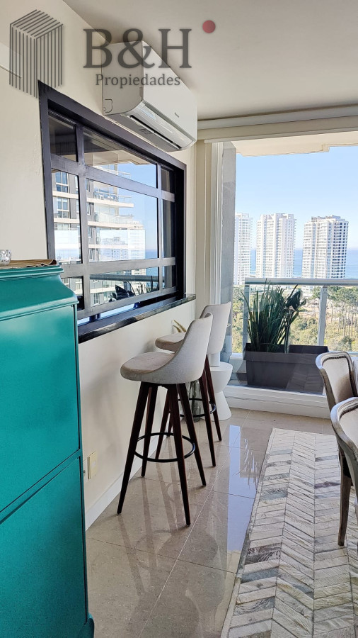 Apartamento ID.6649 - Esquinero Piso Alto a la Venta en Punta del Este