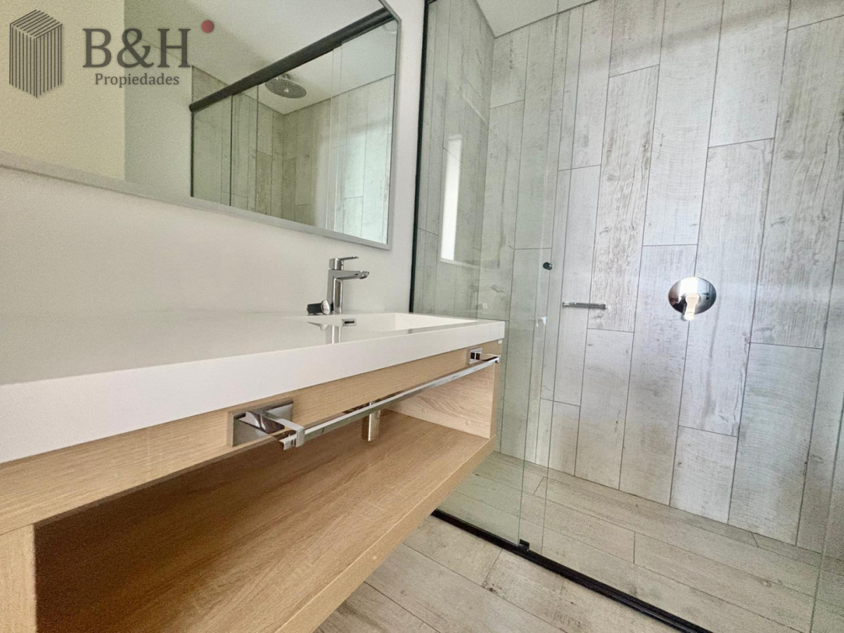 Apartamento ID.6648 - Oportunidad en Surfside - Piso alto | 1 Dormitorio + Toilette
