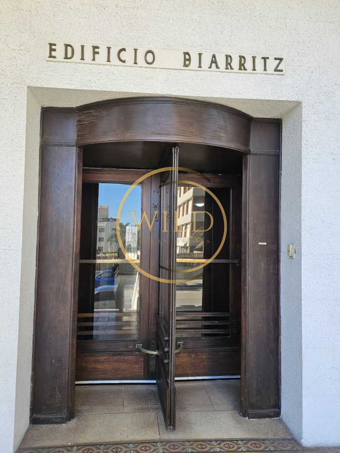Apartamento ID.5595 - Apartamento en alquiler anual 1 dorm - Edificio Biarritz