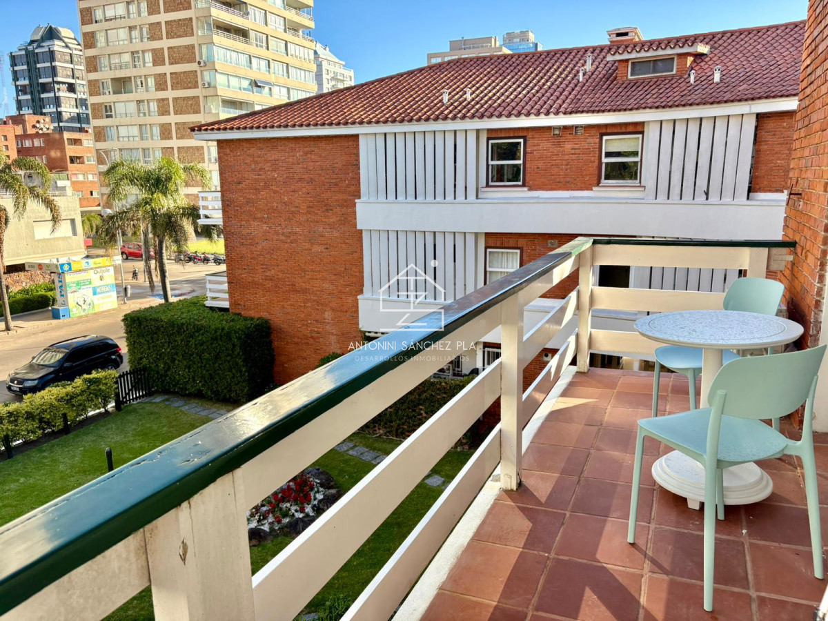 Apartamento ID.3983 - ALQUILER ANUAL 3 DORM - Departamento único a pasos del Puerto