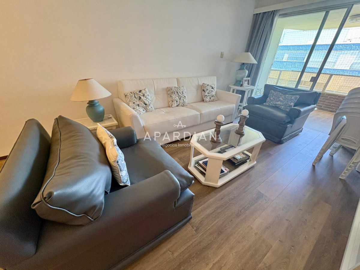 Apartamento ID.21099231 - Apartamento en primera línea de Playa Mansa - Edificio Ilha Bella