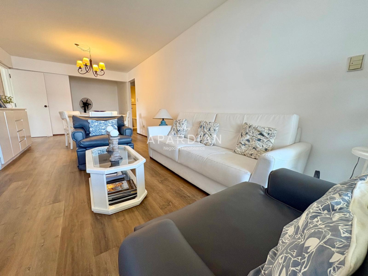 Apartamento ID.21099231 - Apartamento en primera línea de Playa Mansa - Edificio Ilha Bella