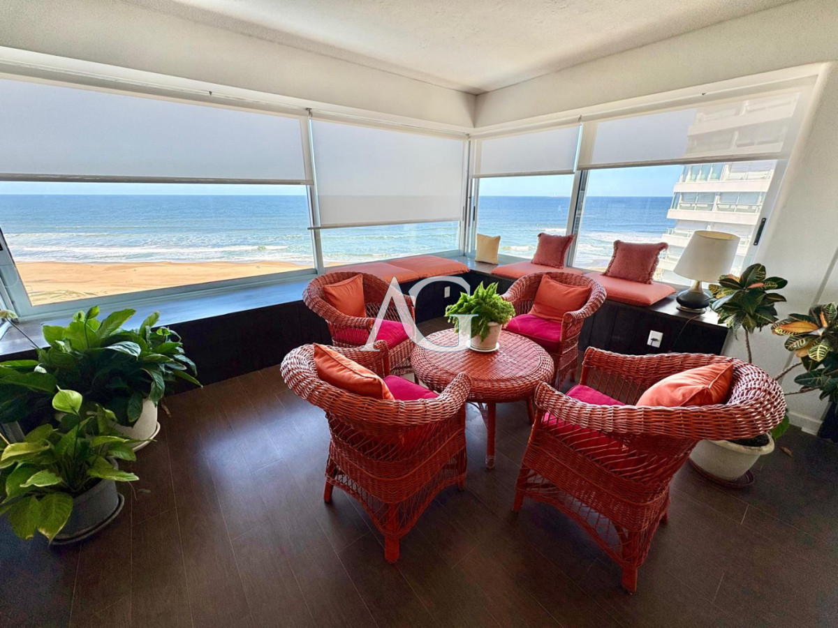 Apartamento ID.542 - Edificio Delfín Reciclado | Primera Línea - Playa Brava, Parada 4