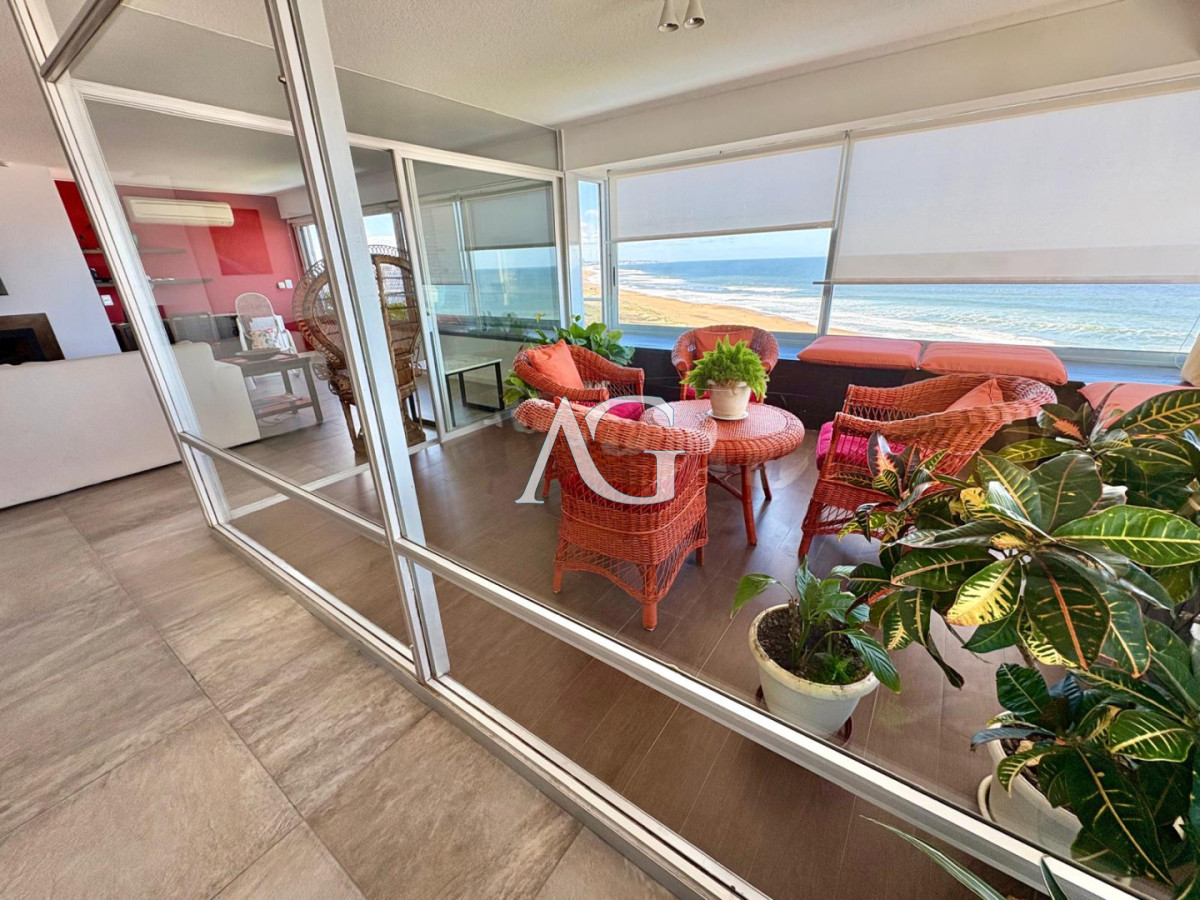 Apartamento ID.542 - Edificio Delfín Reciclado | Primera Línea - Playa Brava, Parada 4