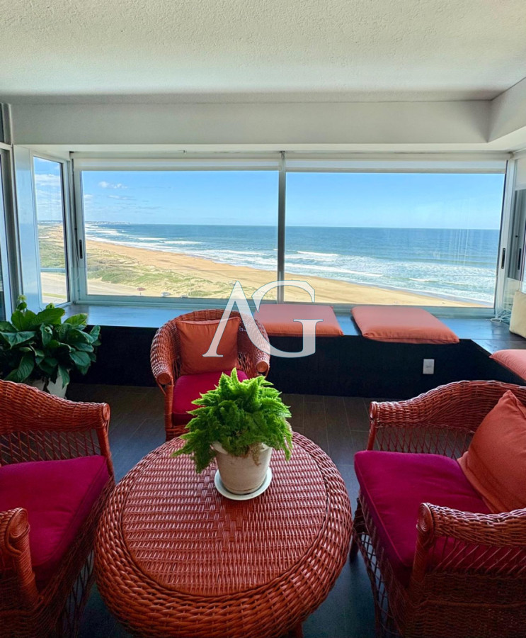 Apartamento ID.542 - Edificio Delfín Reciclado | Primera Línea - Playa Brava, Parada 4