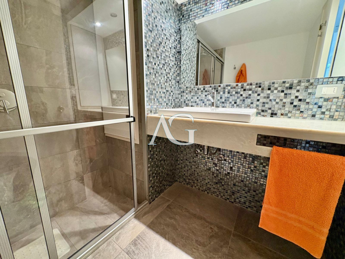 Apartamento ID.542 - Edificio Delfín Reciclado | Primera Línea - Playa Brava, Parada 4