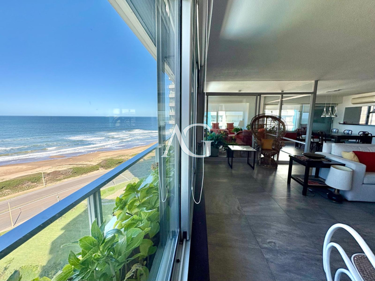 Apartamento ID.542 - Edificio Delfín Reciclado | Primera Línea - Playa Brava, Parada 4