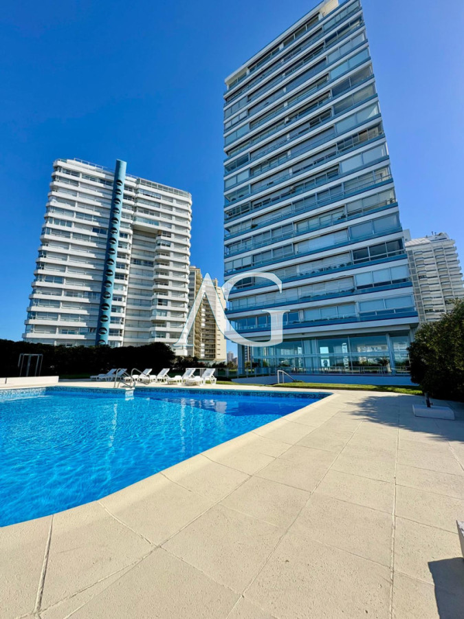 Apartamento ID.542 - Edificio Delfín Reciclado | Primera Línea - Playa Brava, Parada 4