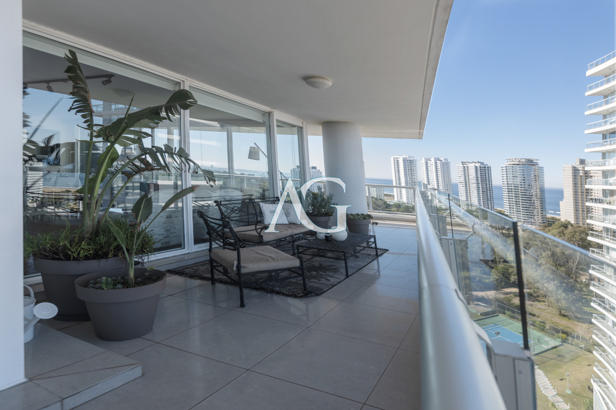 Apartamento ID.428 - Esquinero Piso Alto en Torre ONE