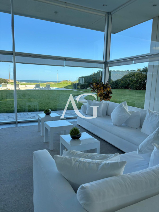 Apartamento ID.542 - Edificio Delfín Reciclado | Primera Línea - Playa Brava, Parada 4