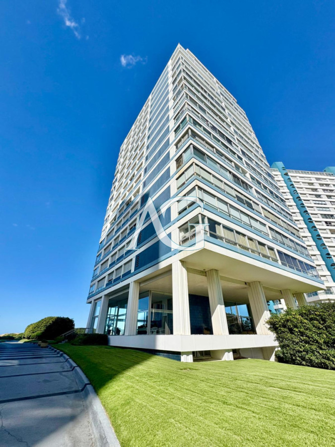 Apartamento ID.542 - Edificio Delfín Reciclado | Primera Línea - Playa Brava, Parada 4