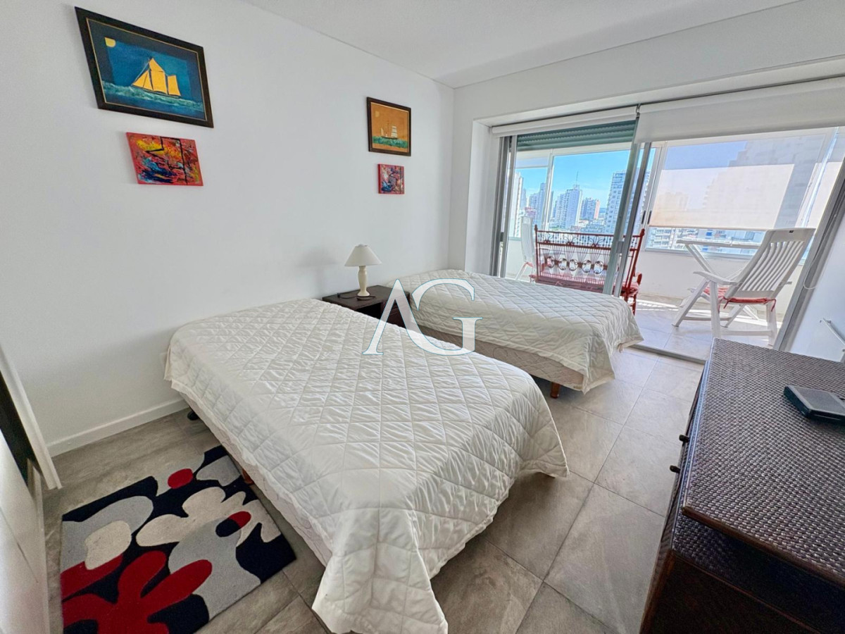 Apartamento ID.542 - Edificio Delfín Reciclado | Primera Línea - Playa Brava, Parada 4