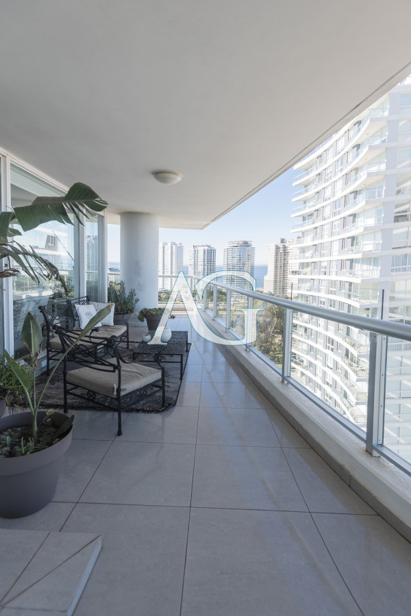 Apartamento ID.428 - Esquinero Piso Alto en Torre ONE