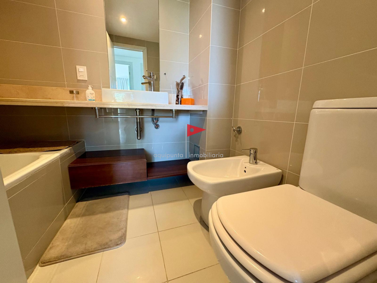 Apartamento ID.297 - Alquiler Anual - Edificio Be Punta - 2 dorm