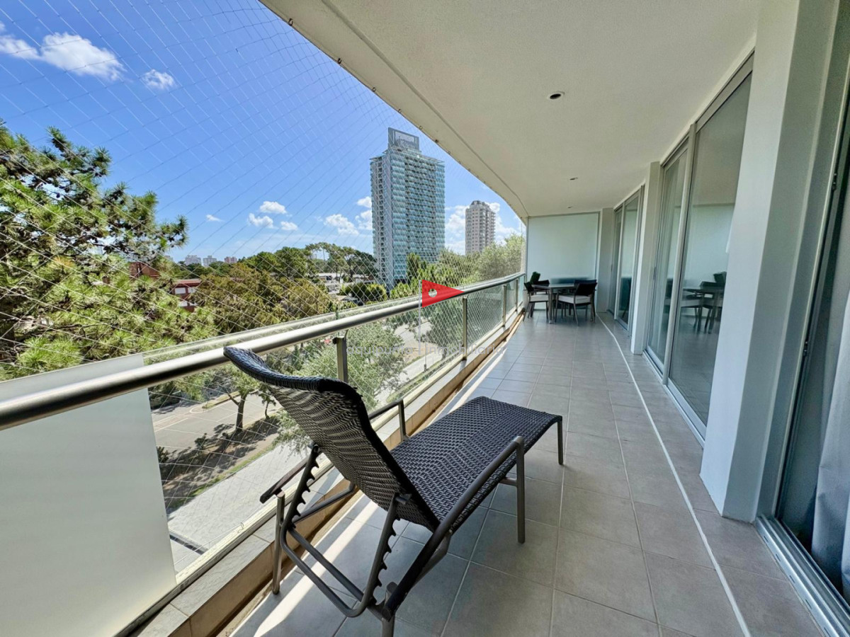 Apartamento ID.297 - Alquiler Anual - Edificio Be Punta - 2 dorm