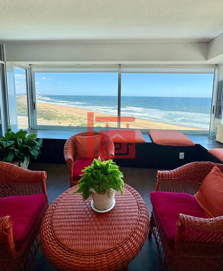 Apartamento ID.585 - Edificio Delfín Reciclado | Primera Línea - Playa Brava, Parada 4
