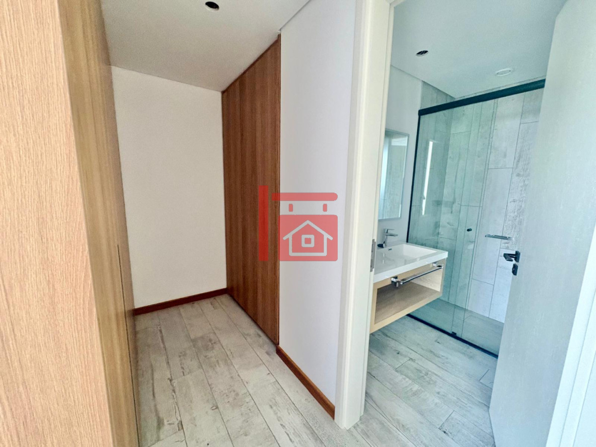 Apartamento ID.247 - Oportunidad en Surfside - Piso alto | 1 Dormitorio + Toilette