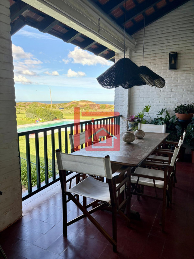 Apartamento ID.746 - Apartamento en Alquiler - 3 Dormitorios frente al mar en Punta del Este